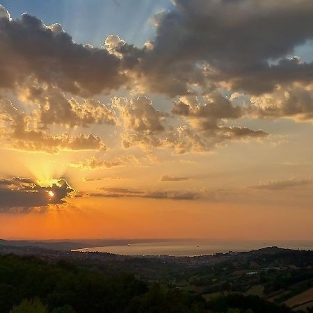 Villa De Ruschi Montacuto ภายนอก รูปภาพ