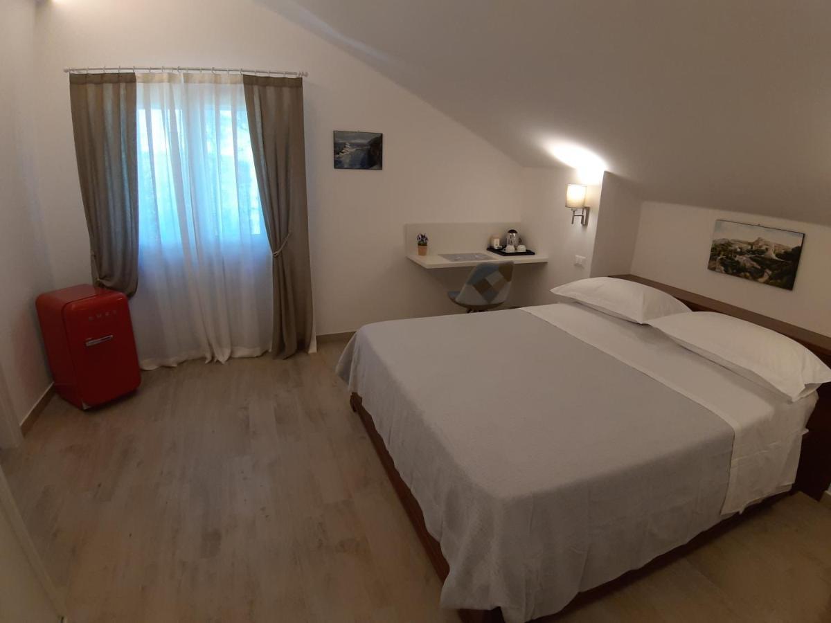 Villa De Ruschi Montacuto ภายนอก รูปภาพ