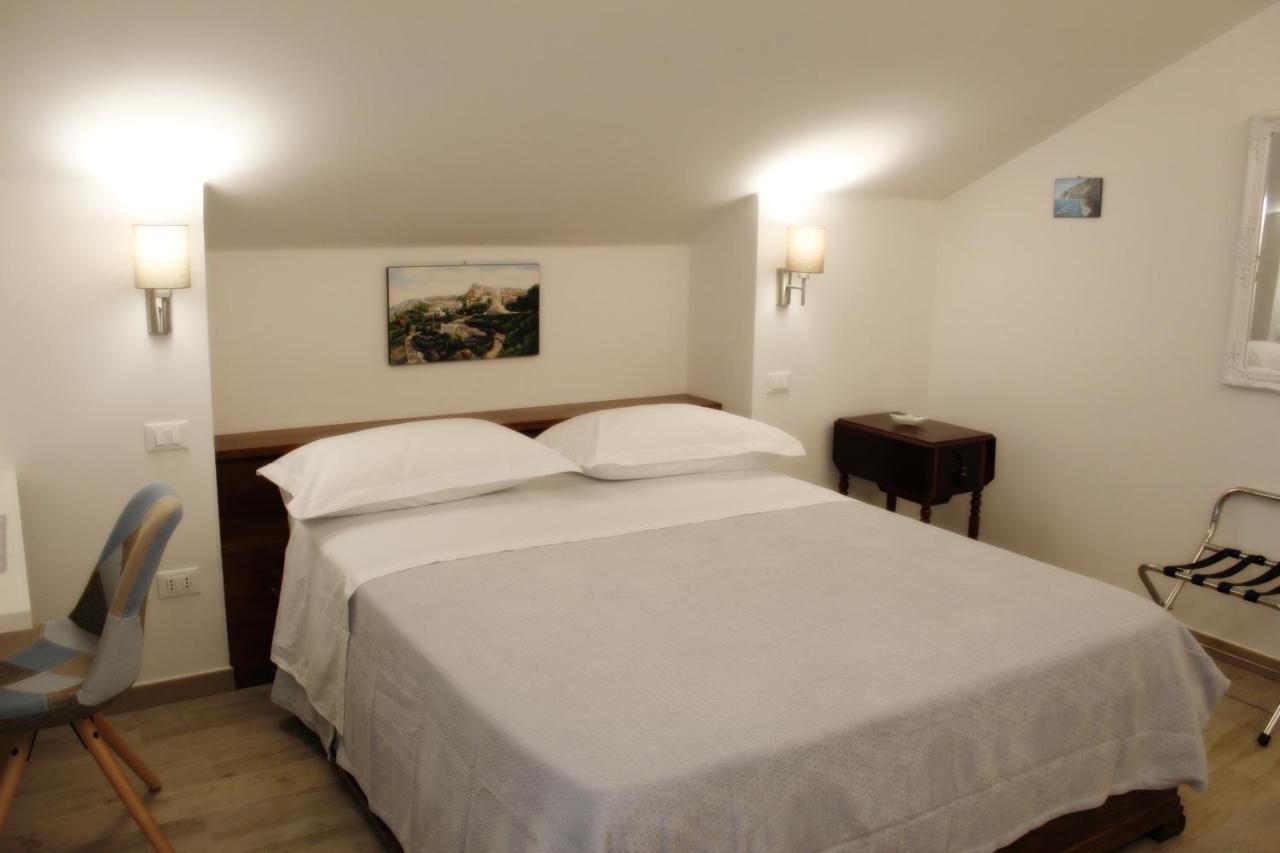 Villa De Ruschi Montacuto ภายนอก รูปภาพ