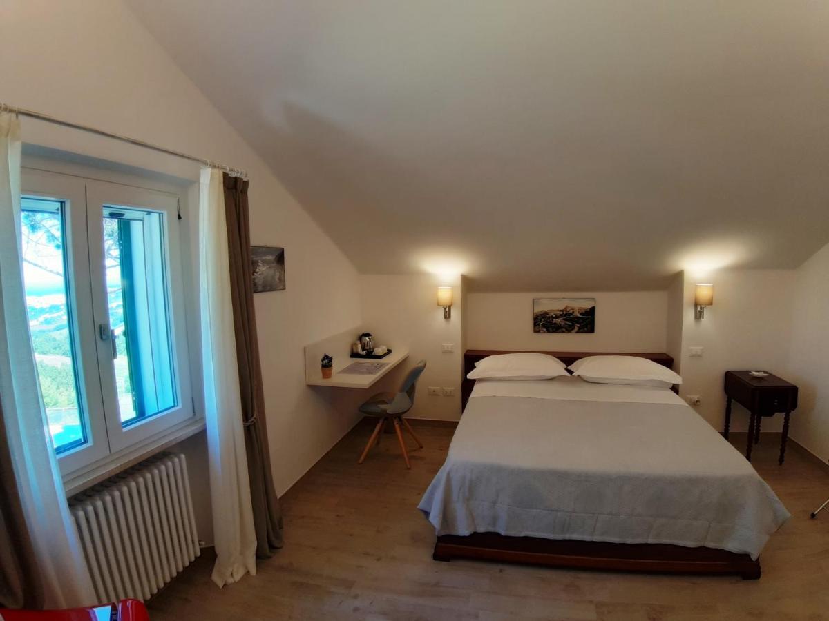 Villa De Ruschi Montacuto ภายนอก รูปภาพ