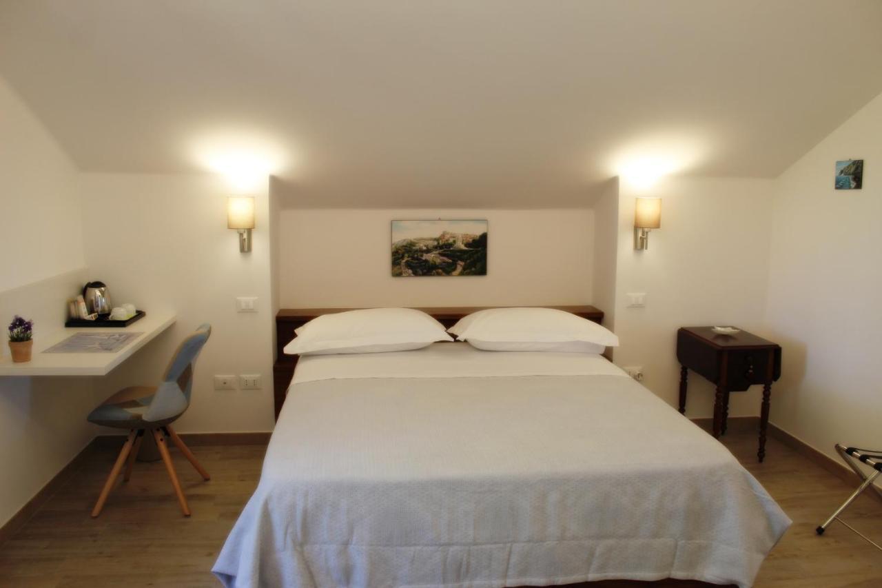 Villa De Ruschi Montacuto ภายนอก รูปภาพ