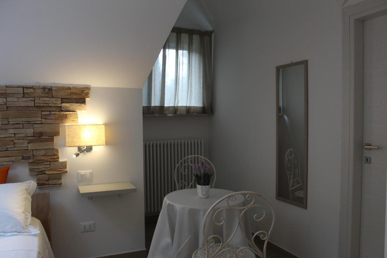 Villa De Ruschi Montacuto ภายนอก รูปภาพ
