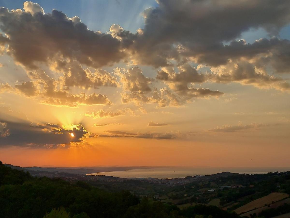 Villa De Ruschi Montacuto ภายนอก รูปภาพ